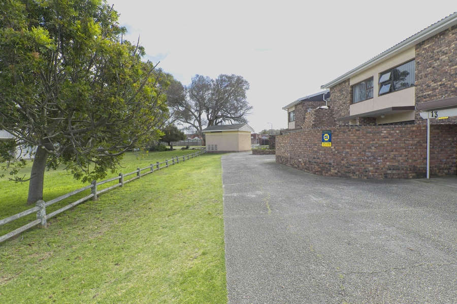 3 Bedroom Property for Sale in Kabega Park Eastern Cape